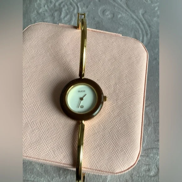 GUCCI bangle watch with set of bezels🧡🤍💙❤️ - Picture 10 of 10